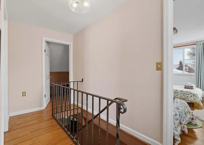 Ferienhaus Luxury Retreat-king Bed-finished Basement-backyard Pittsburgh